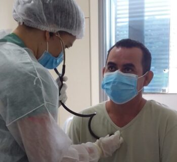 Clínica de Manaus cura paciente de risco com Covid-19 usando tratamento sul-coreano