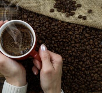 Dia do Café: vilão ou aliado da saúde? Saiba os riscos do consumo exagerado