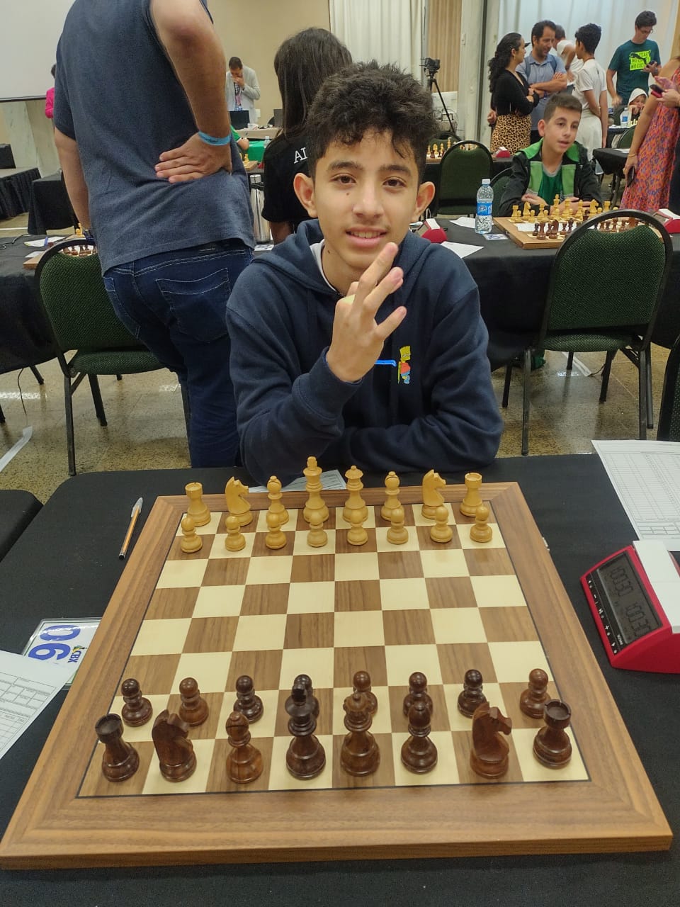 Garoto de oito anos é a sensação do torneio de xadrez que reúne mais de 100  competidores em Manaus – Blog do Hiel Levy
