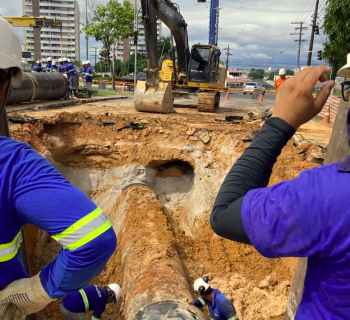 Atenção ao trafegar pela Coronel Teixeira: tráfego fluindo em apenas uma pista por causa de obra