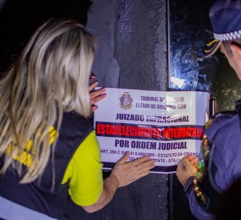 Em operação comandada pela PMAM, adega é interditada, bares fechados e comerciante é detido por vender bebida a adolescentes